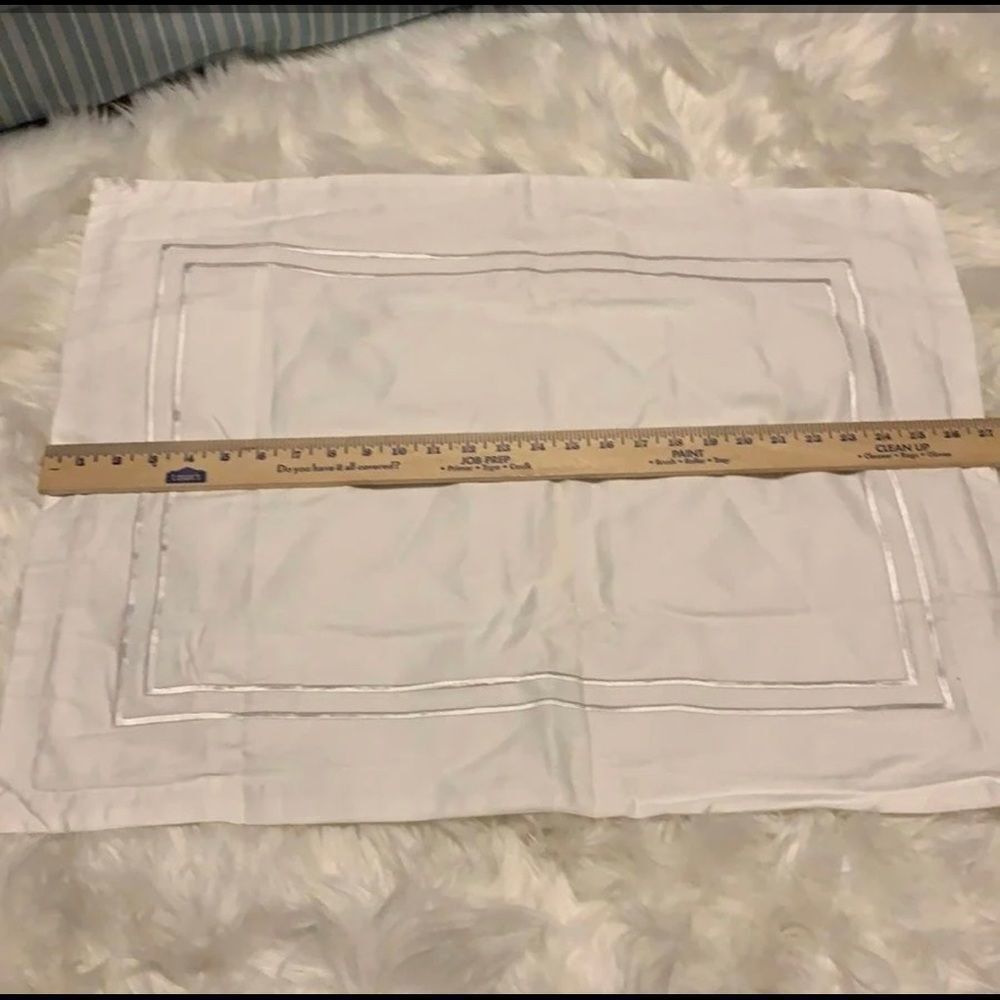 One piece standard size pillow sham